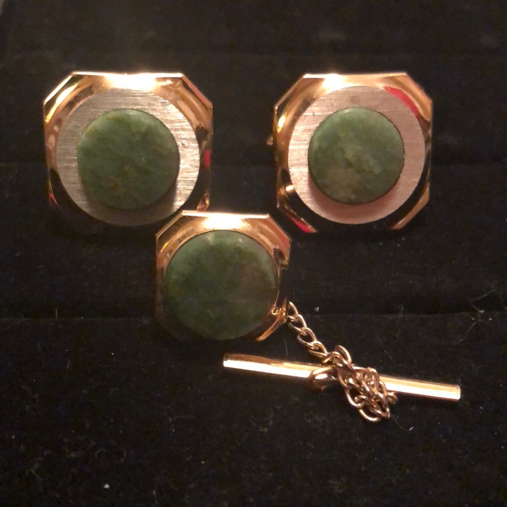 Gold Tone/Aventurine Cufflink Set